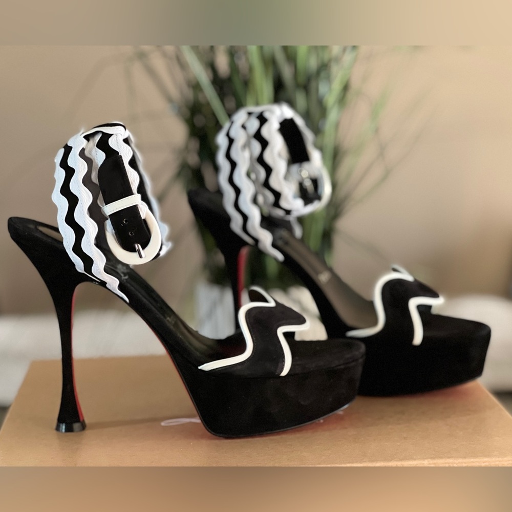 New Christian Louboutin Corolobessa Alta 130 heels